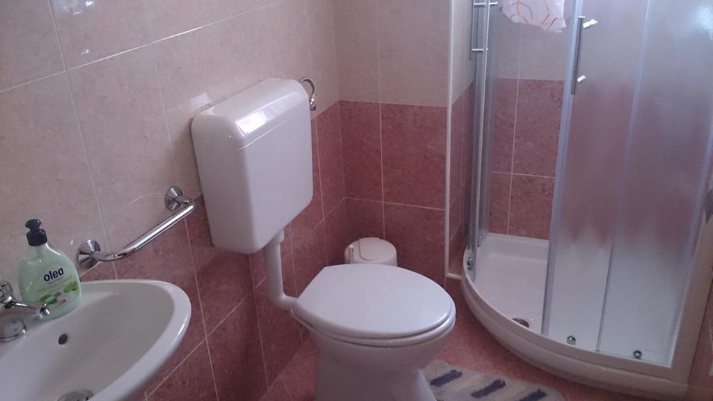 Garden Apartment Maria เวอร์ซาร์ ห้อง รูปภาพ